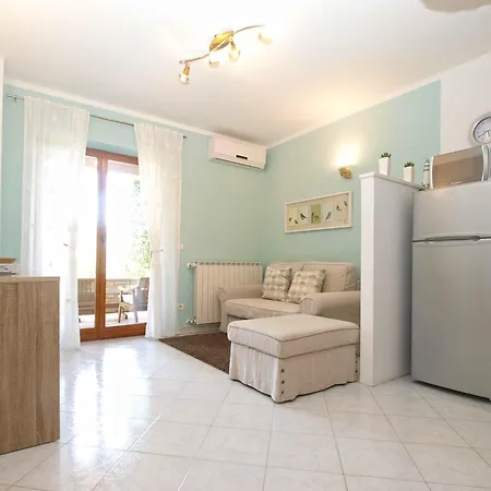 With Pool In Valbandon-istrien 44344 Villa *