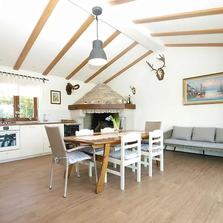 With Pool In Valbandon-istrien 44344 Villa *