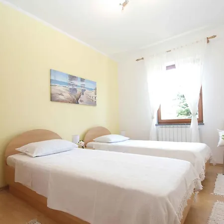 Villa With Pool In Valbandon-istrien 44344